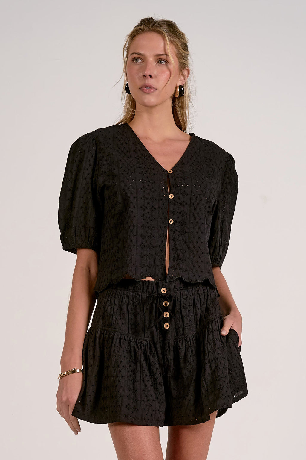 Ellen Top Black - Shop Elan