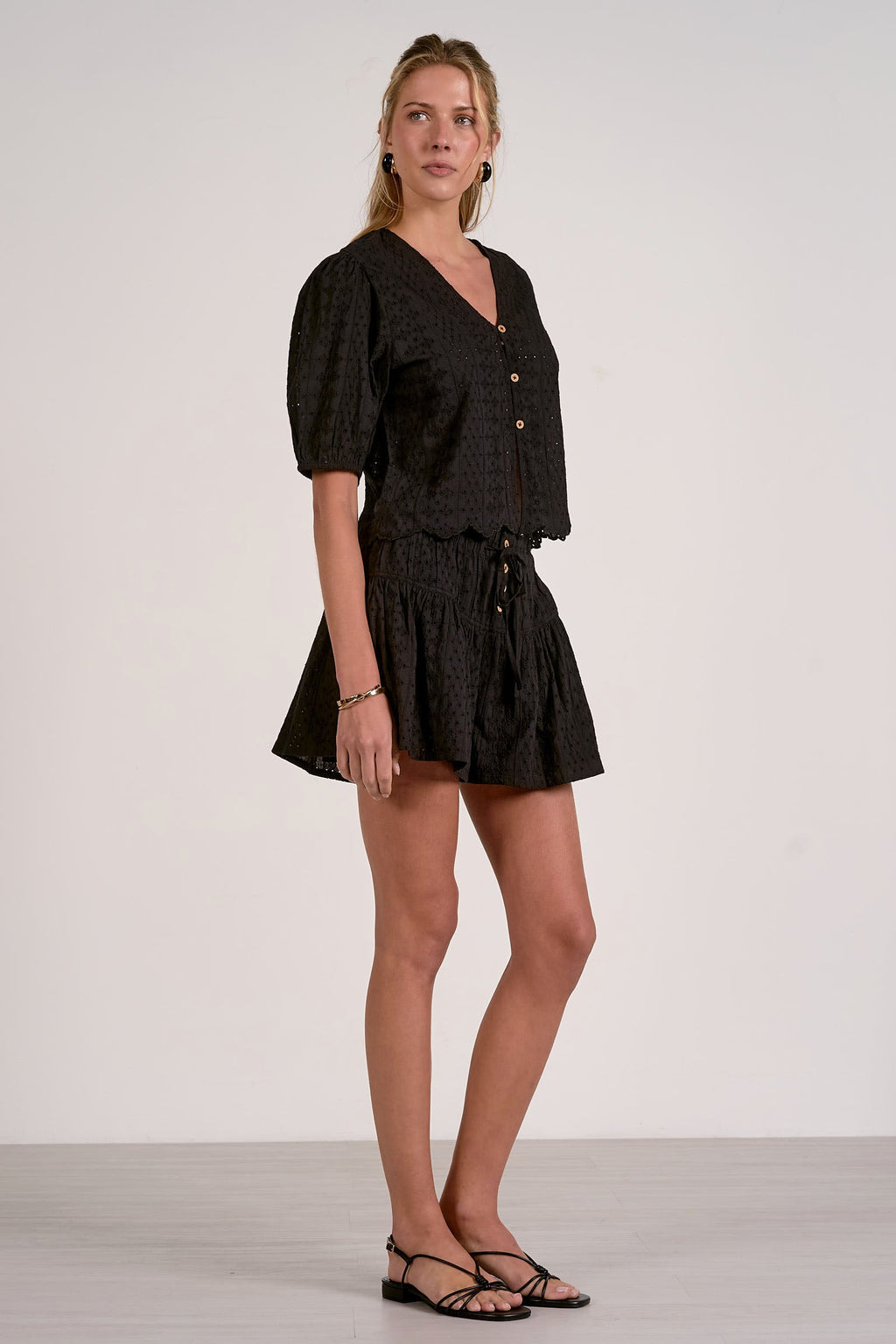 Ellen Top Black - Shop Elan