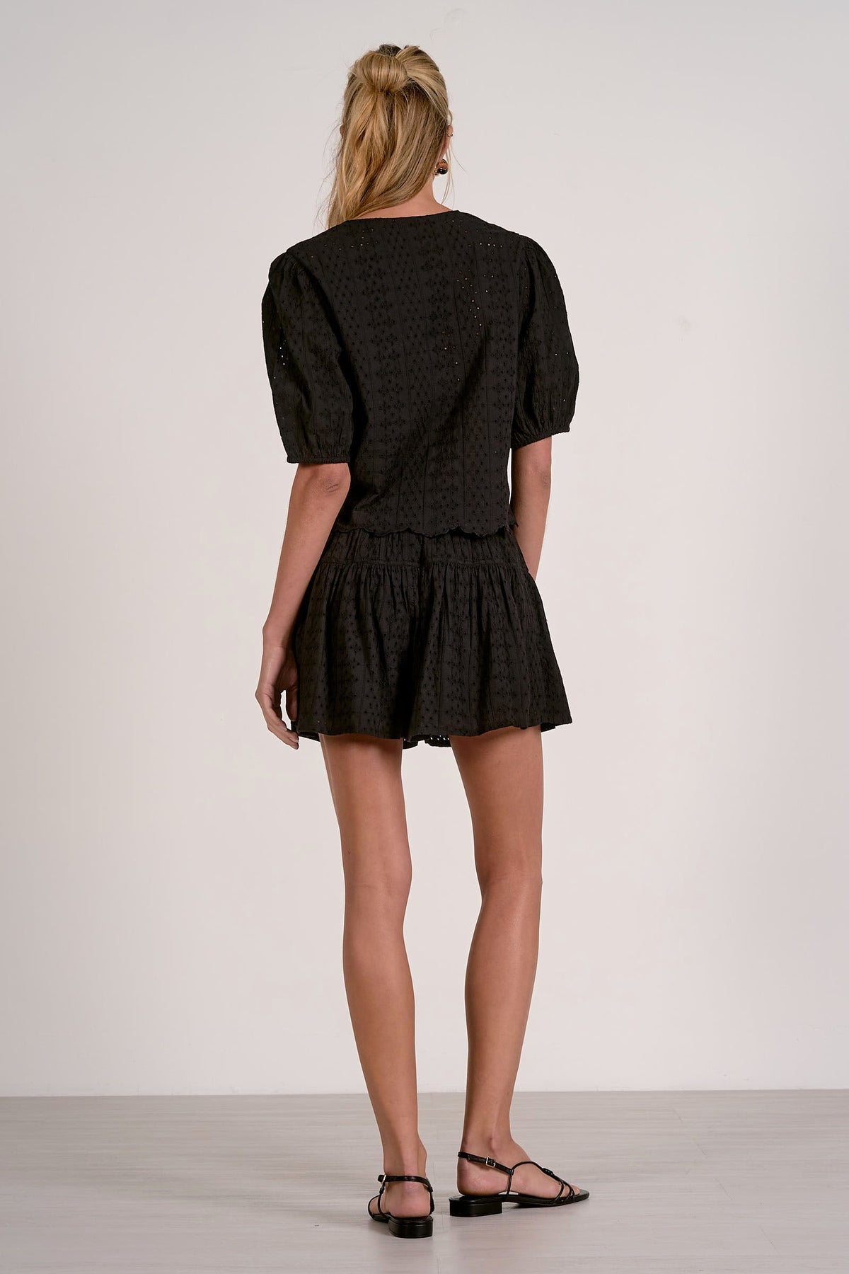 Ellen Top Black - Shop Elan