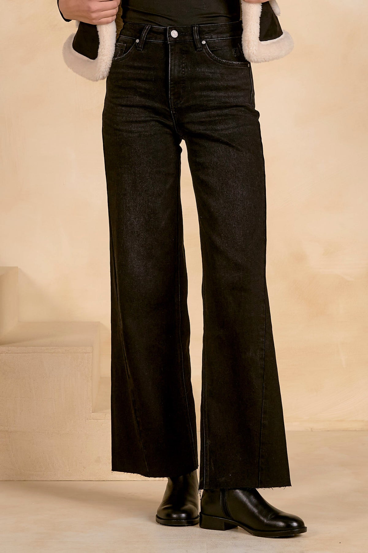 Jolie Jean Black - Shop Elan